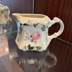 Crownford Giftware Roses Creamer Made In England